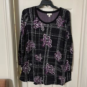 Long sleeve tunic style sweater purple black and white